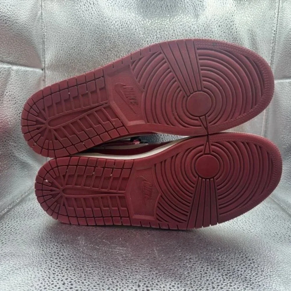 Size 10 - Jordan 1 Mid Chicago Mens Red White Black Gym Shoes Sneaker 554724-605